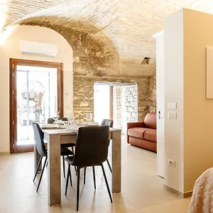  Appartamento Loft Moderno In Centro Storico Italia